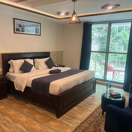 Hotel Birmingham Palace Kalam By Khan Familia Exterior photo