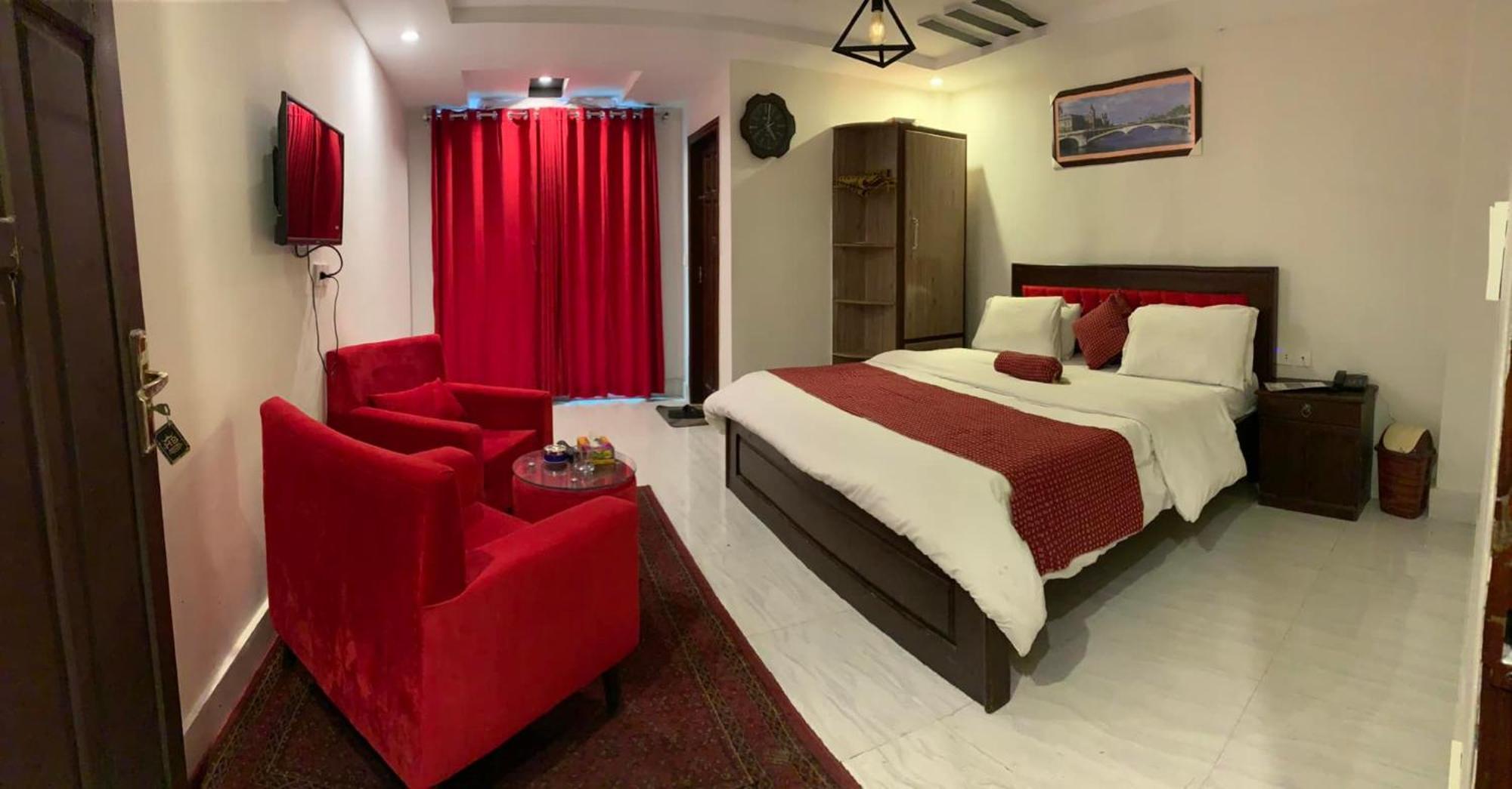Hotel Birmingham Palace Kalam By Khan Familia Exterior photo