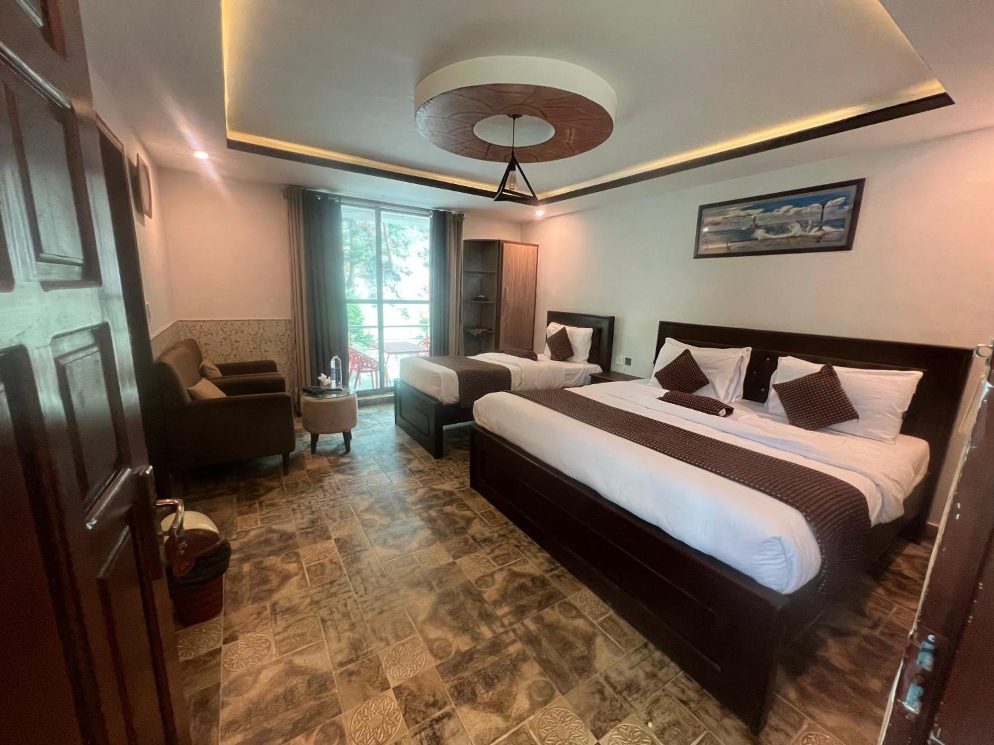 Hotel Birmingham Palace Kalam By Khan Familia Exterior photo