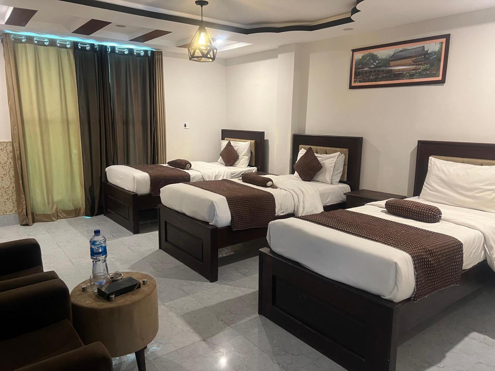 Hotel Birmingham Palace Kalam By Khan Familia Exterior photo